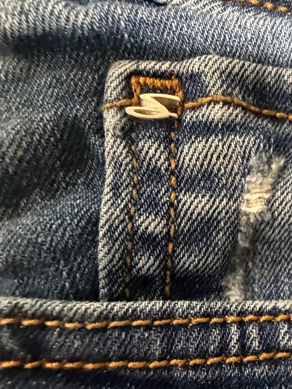 Seven7 Distressed Denim Shorts Size 12 Light Wash Frayed Hem Stretch Jean Shorts - Picture 3 of 6